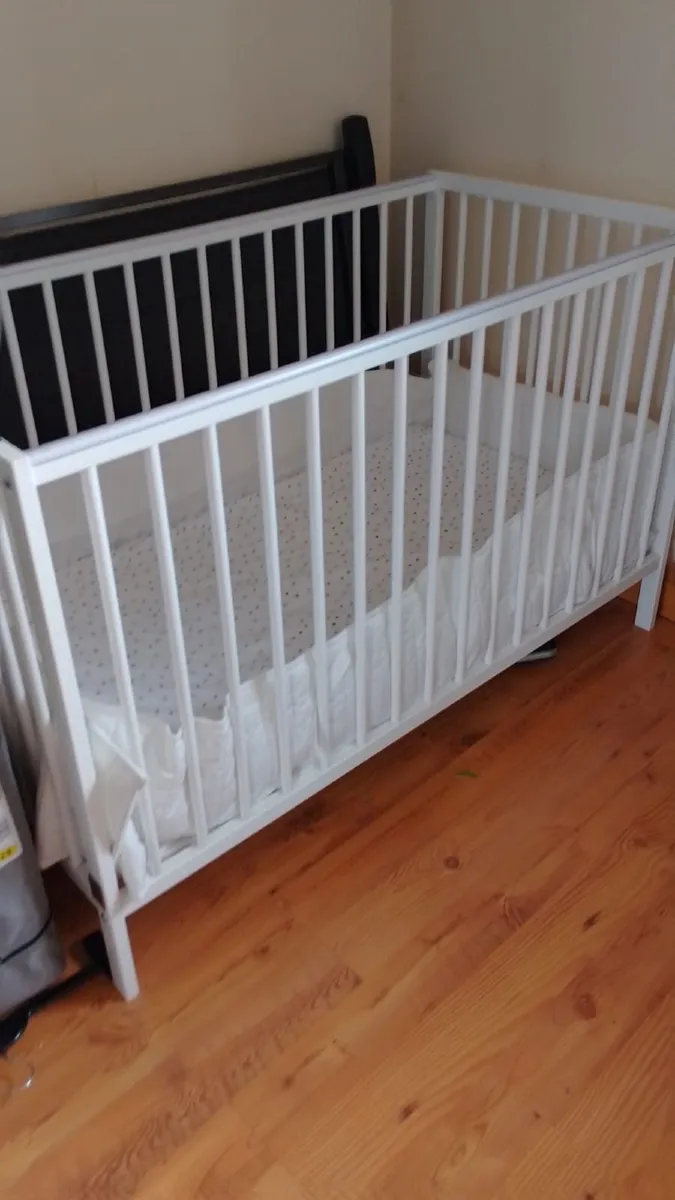 Baby Cot - Image 1