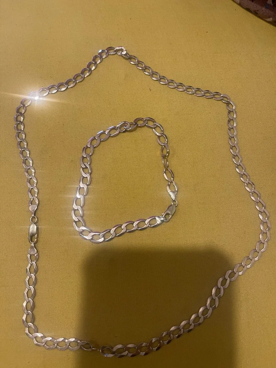 9ct gold necklace and bracelet - Image 1