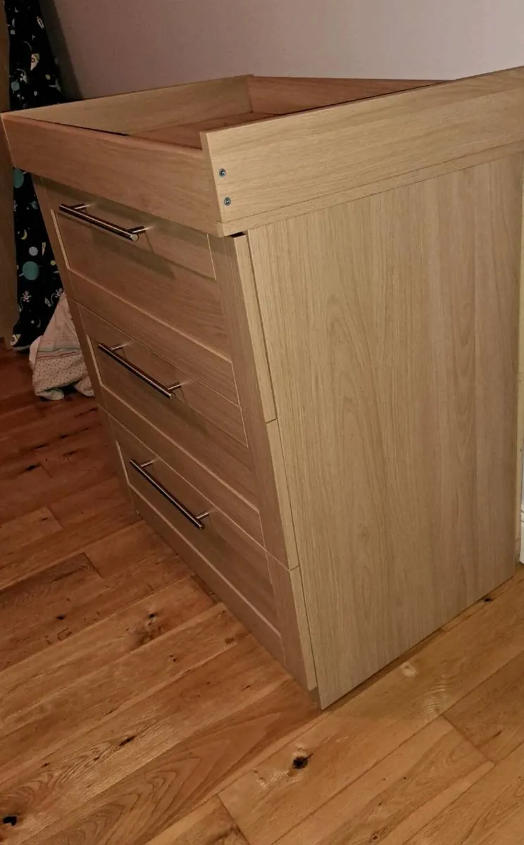 Chest of drawers - Image 2