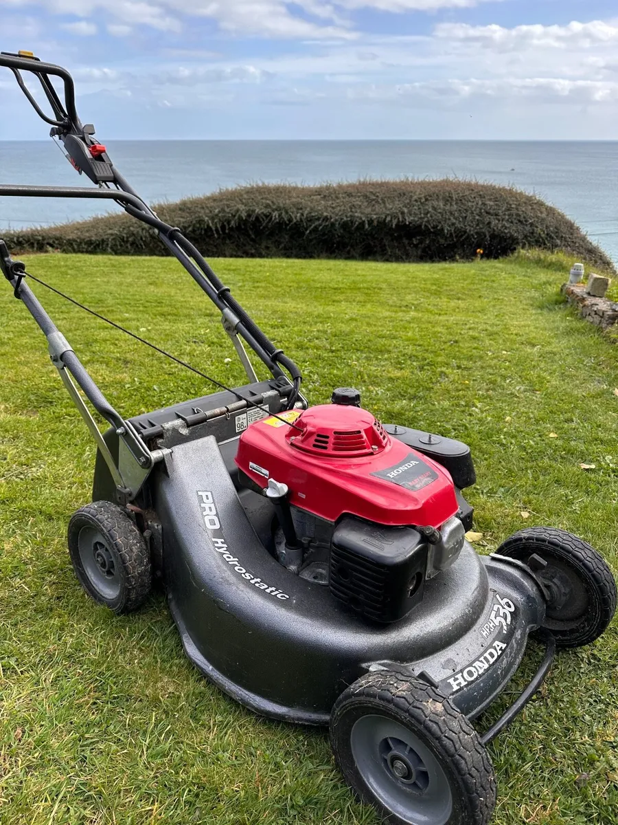 Honda HRH 536 Pro Lawnmower - Image 2