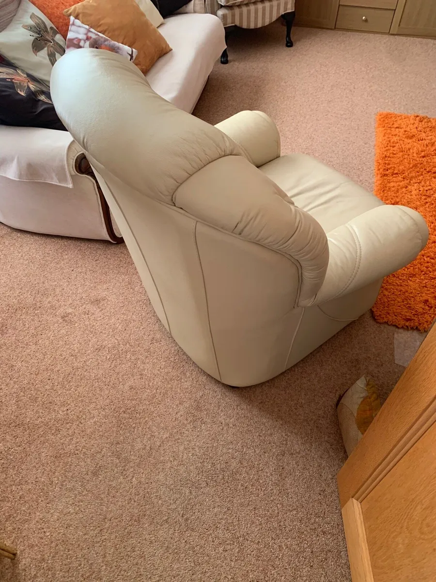 Leather armchair - Image 2