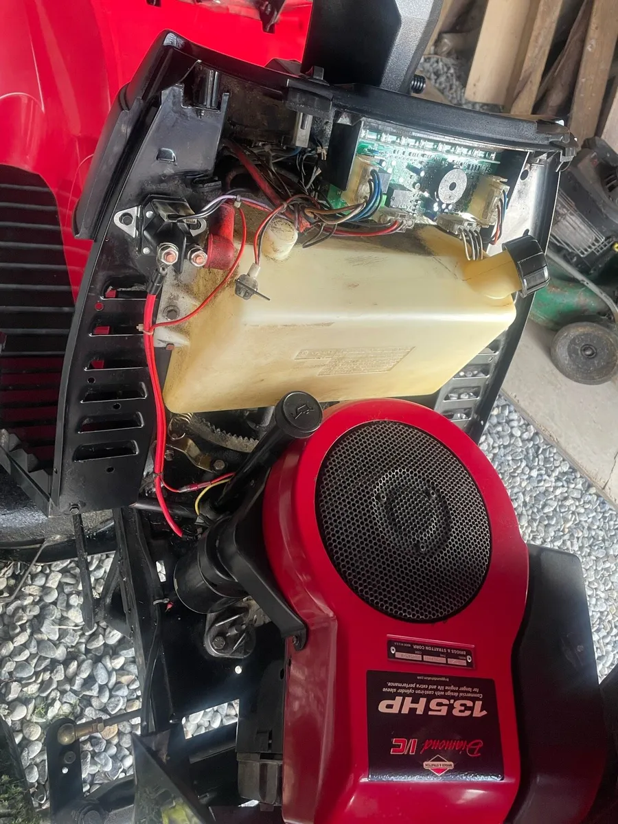 Ride on Lawn Mower - Image 2