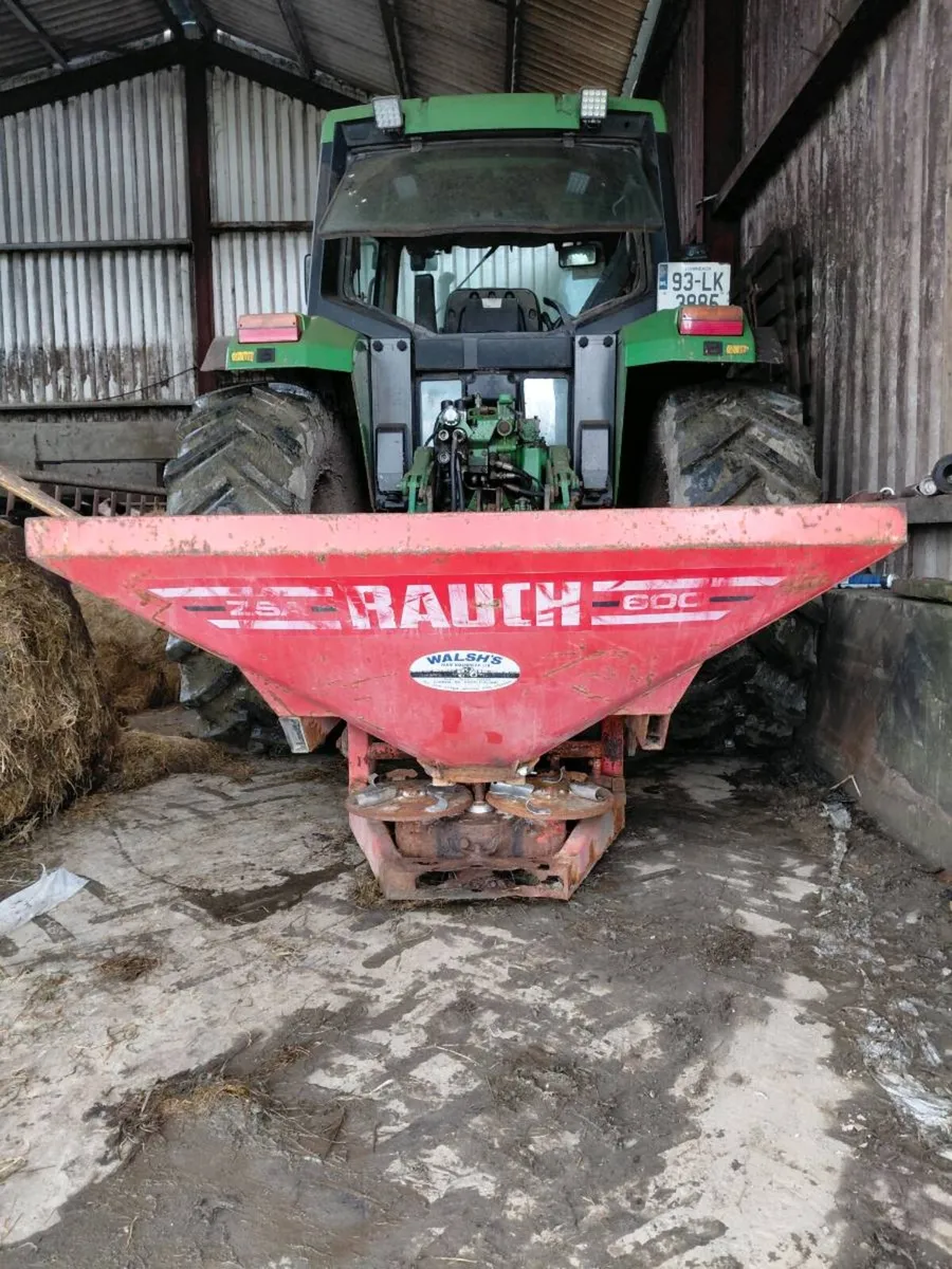 Fertiliser spreader