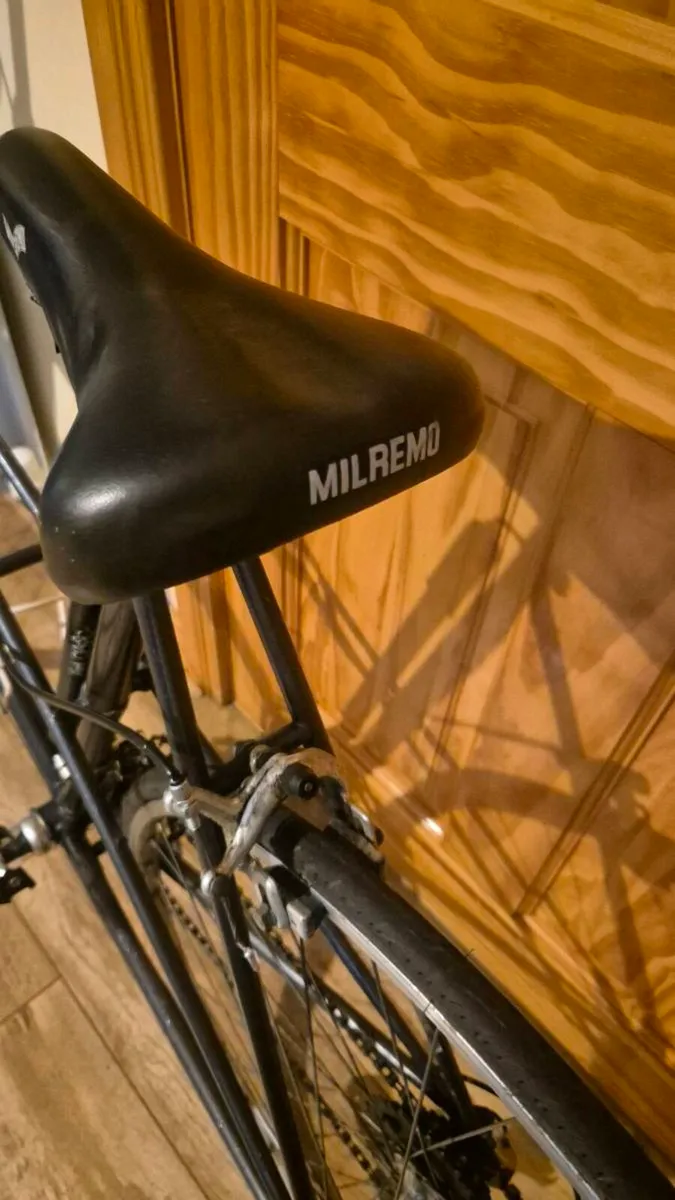 Classic vintage ladies road racing bike - Image 3