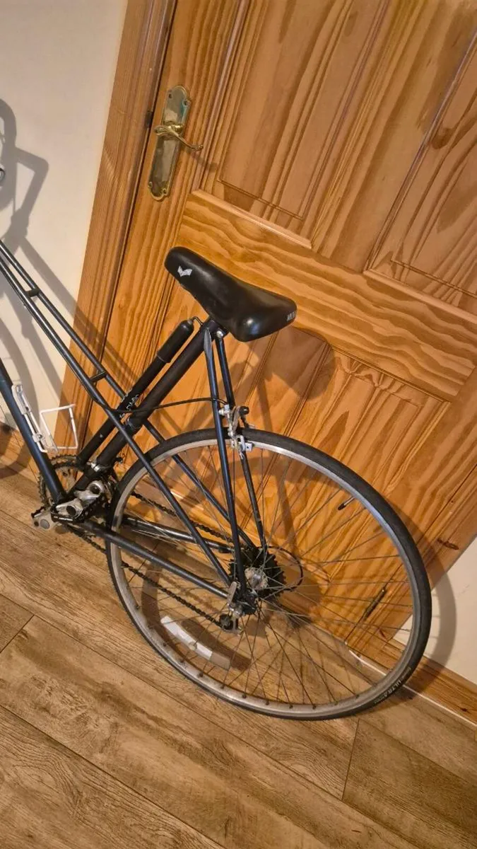 Classic vintage ladies road racing bike - Image 4