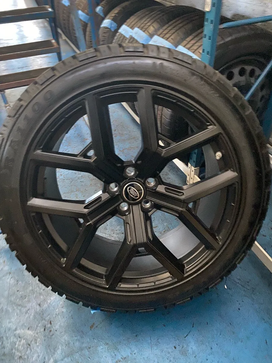 Land Rover Defender 22” alloys - Image 1
