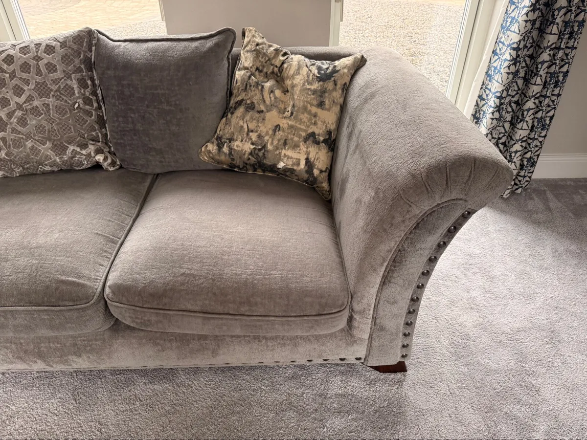 Corner Couch (with minor damage) FREE - Image 2