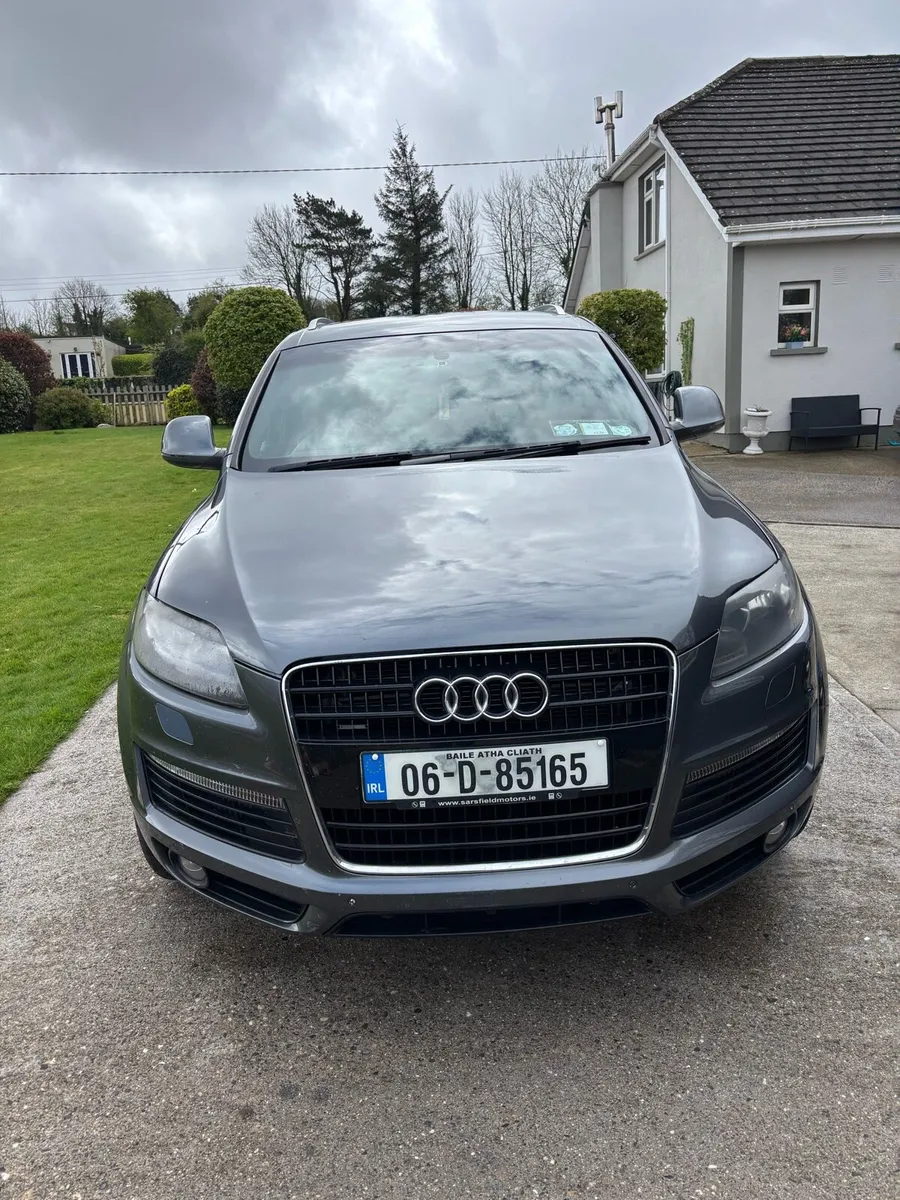 Audi Q7 - Image 1
