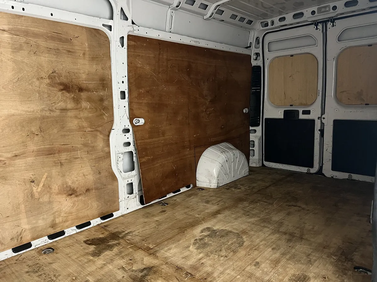 2023 Citroen Relay High Roof Panel Van - Image 3