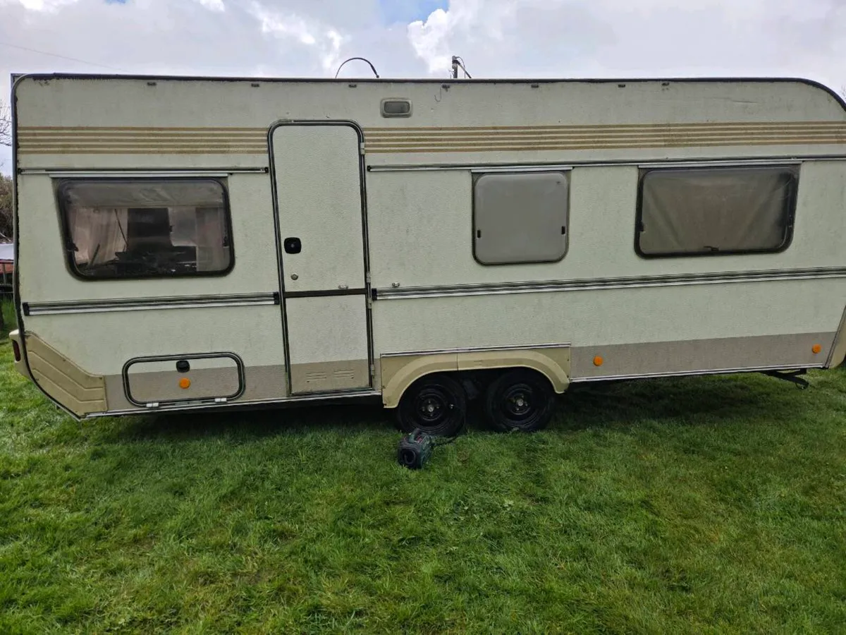 Caravan - Image 1