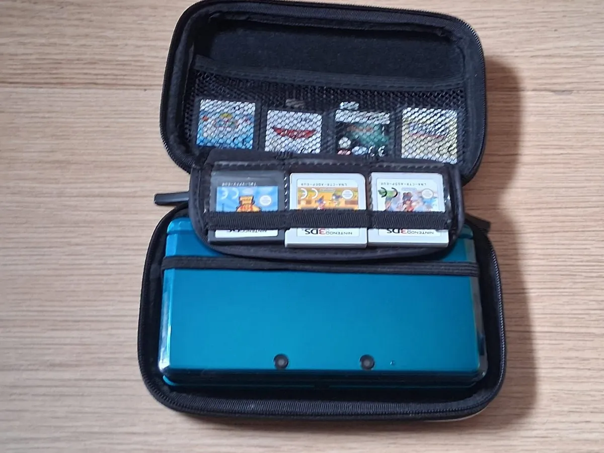 Nintendo 3DS (Case, games and charger included) - Image 3