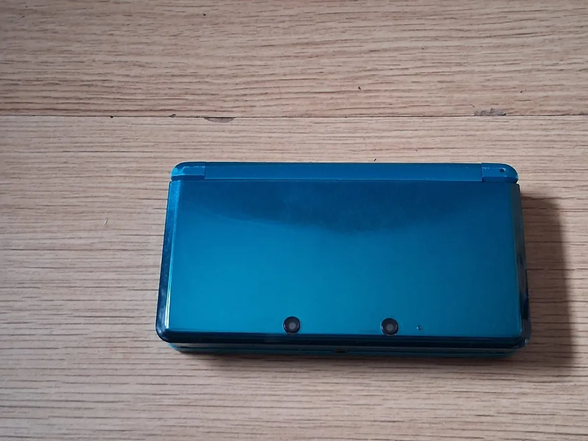 Nintendo 3DS (Case, games and charger included) - Image 4