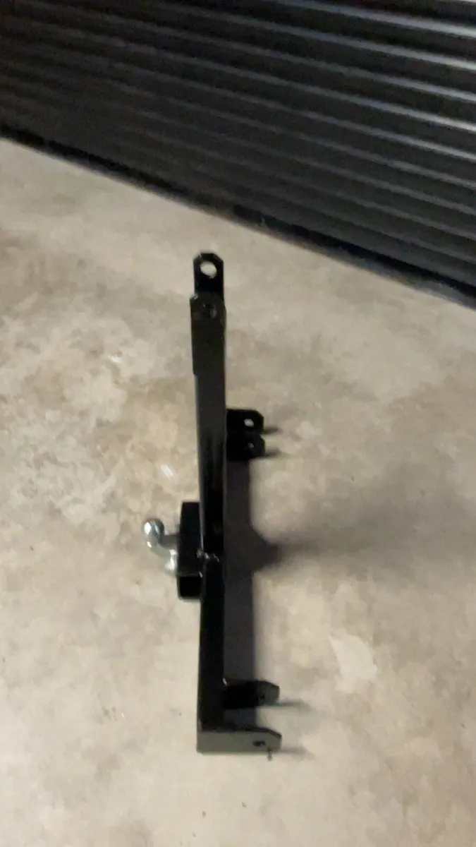 Ball hitch frame for 3 point linkage of tractor - Image 3