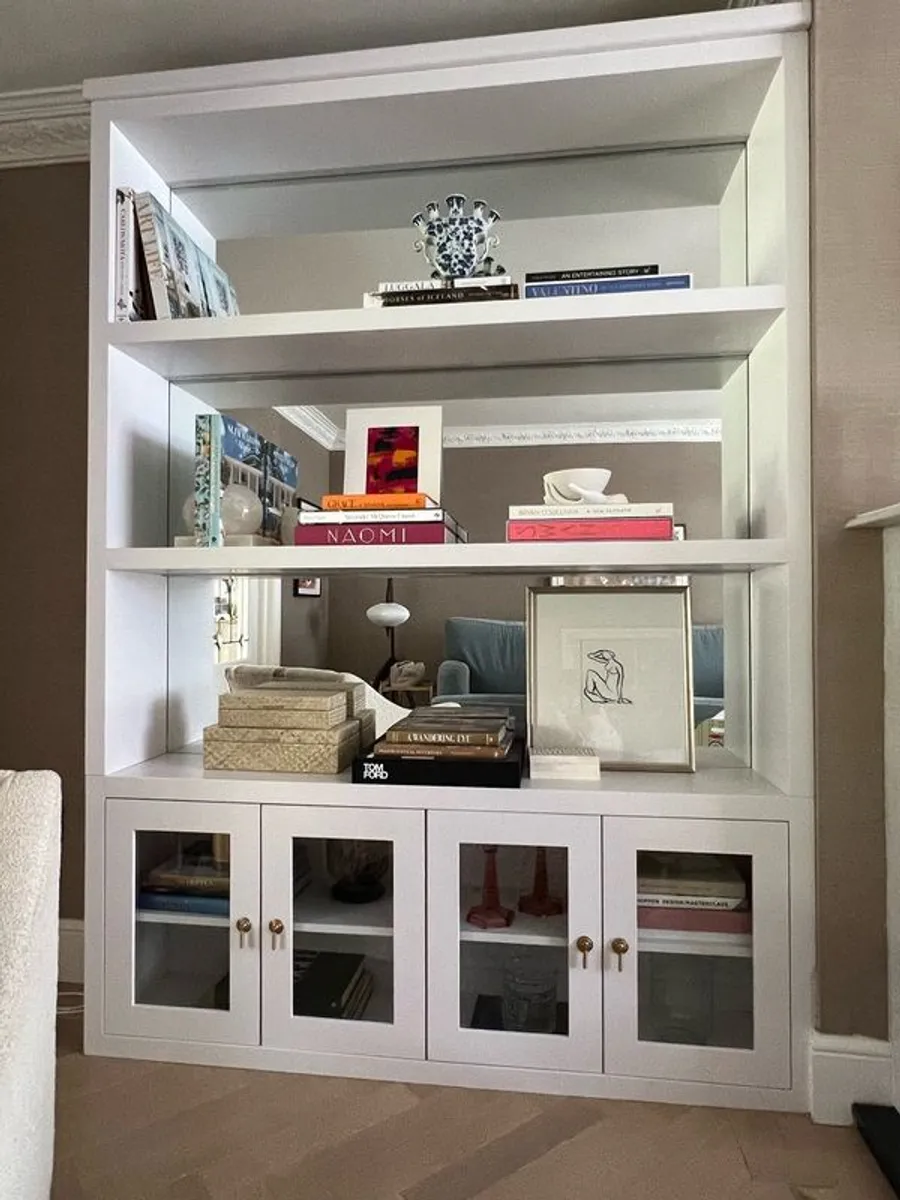 Living Room - Image 2