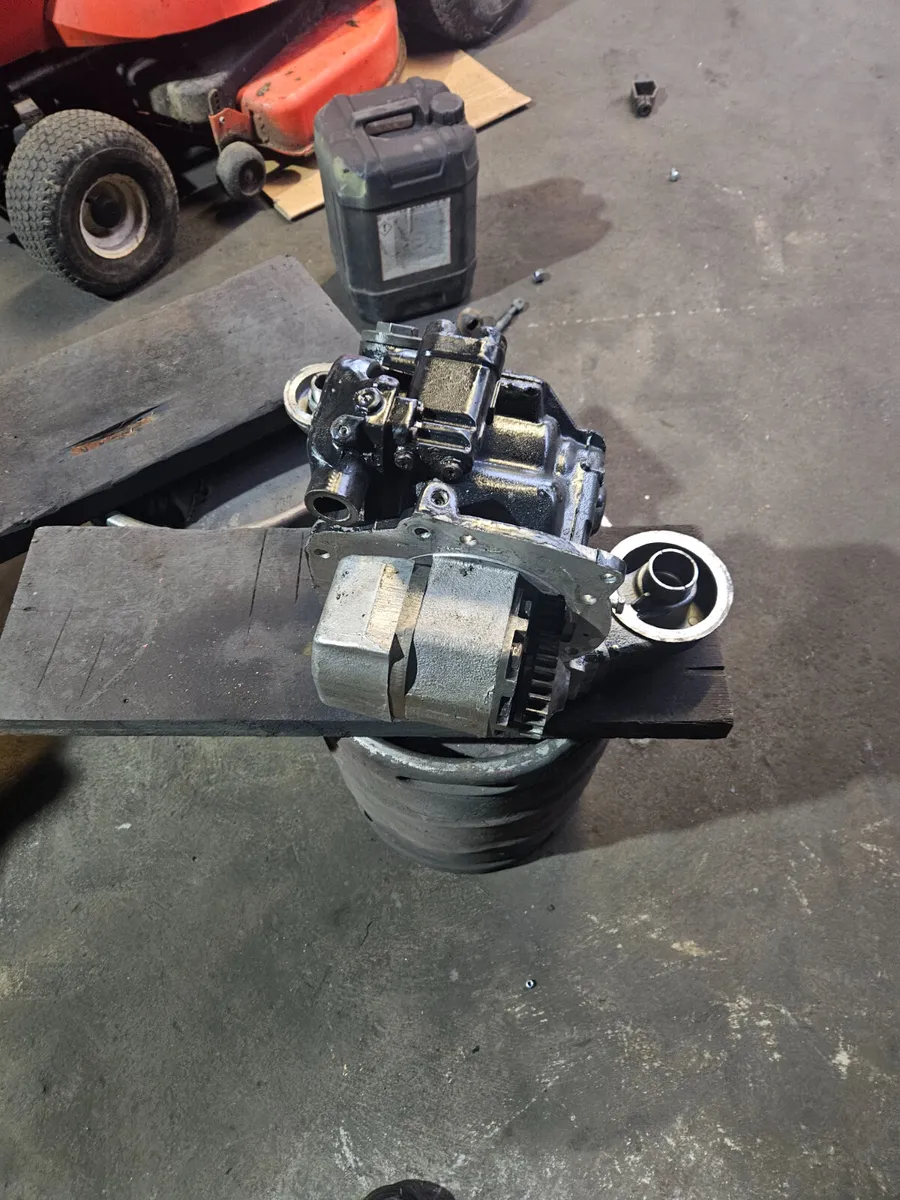 SLE Hydraulic Pump - Image 1