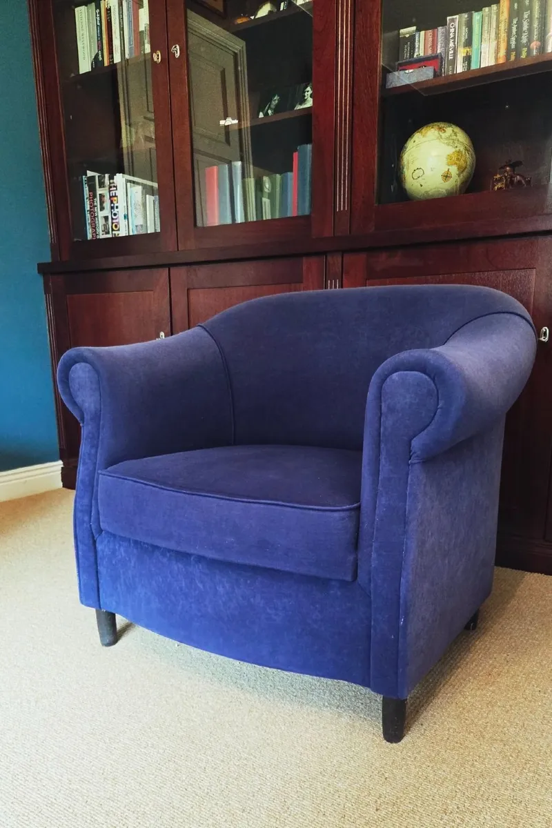 Tub Chair, Navy, Great Condition - Image 3