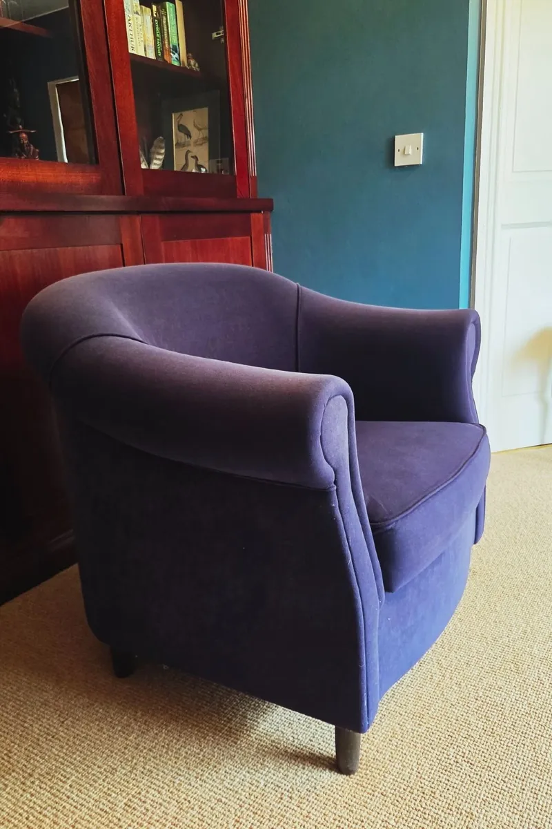 Tub Chair, Navy, Great Condition - Image 1