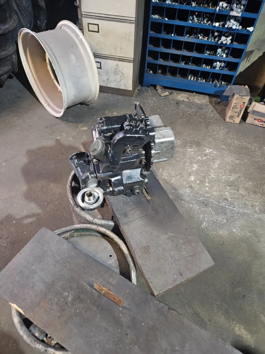 SLE Hydraulic Pump - Image 4