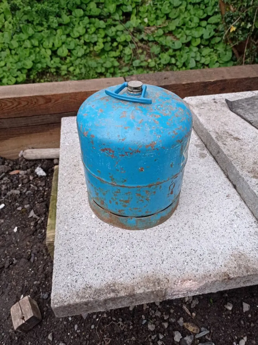 Camping  Gas cylinder 907 half full