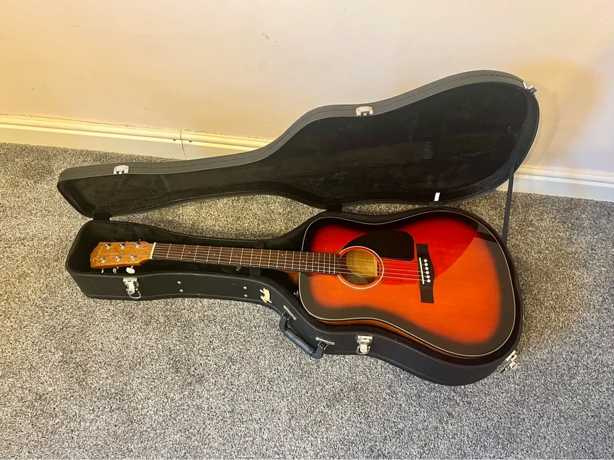 Fender acoustic guitar with original hard case - Image 3