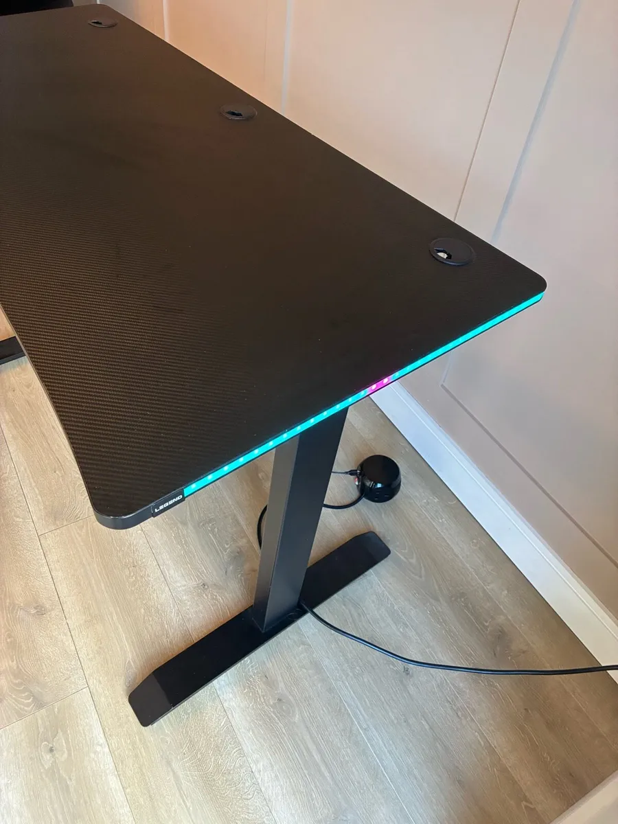 Gaming desk and chair - Image 3