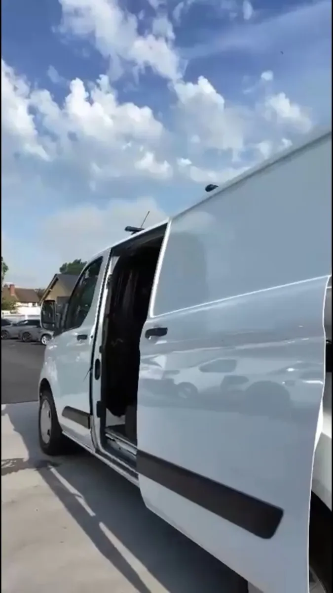 Ford Transit Custom - Image 2