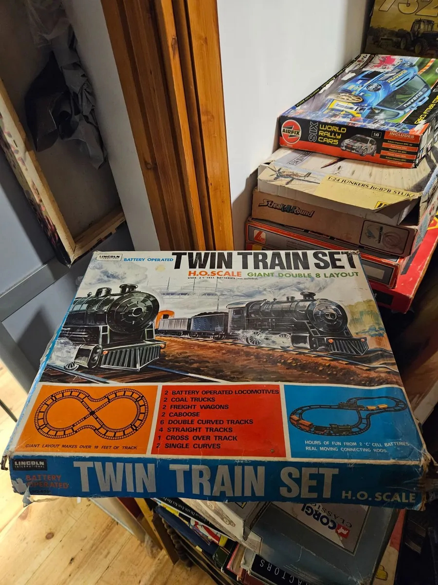 Vintage Retro Lincoln International Train Set - Image 1