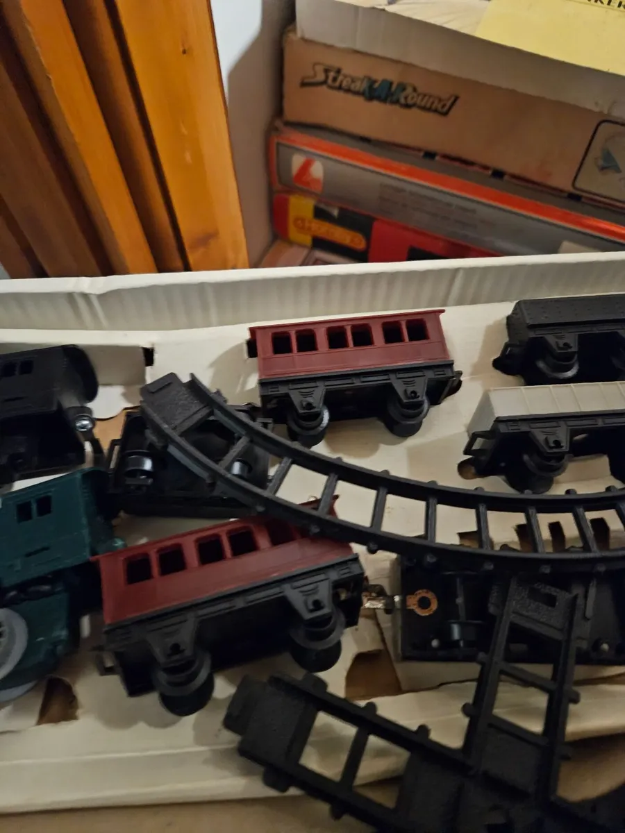 Vintage Retro Lincoln International Train Set - Image 3