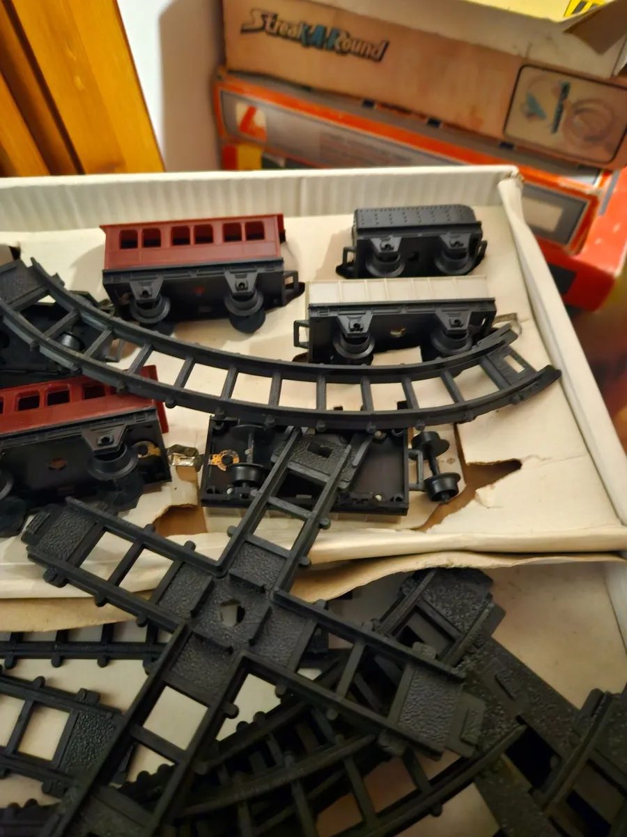Vintage Retro Lincoln International Train Set - Image 4