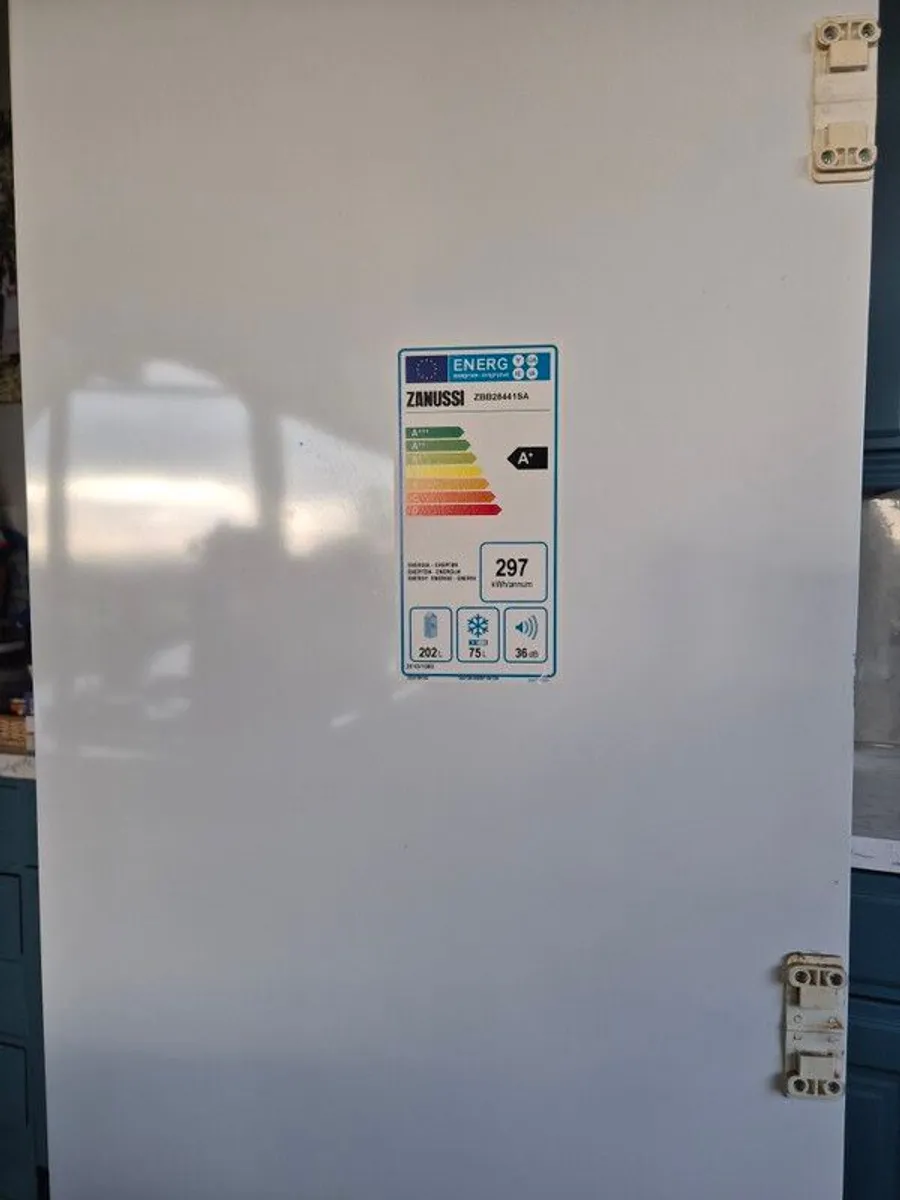 built-in fridge freezer - Image 3