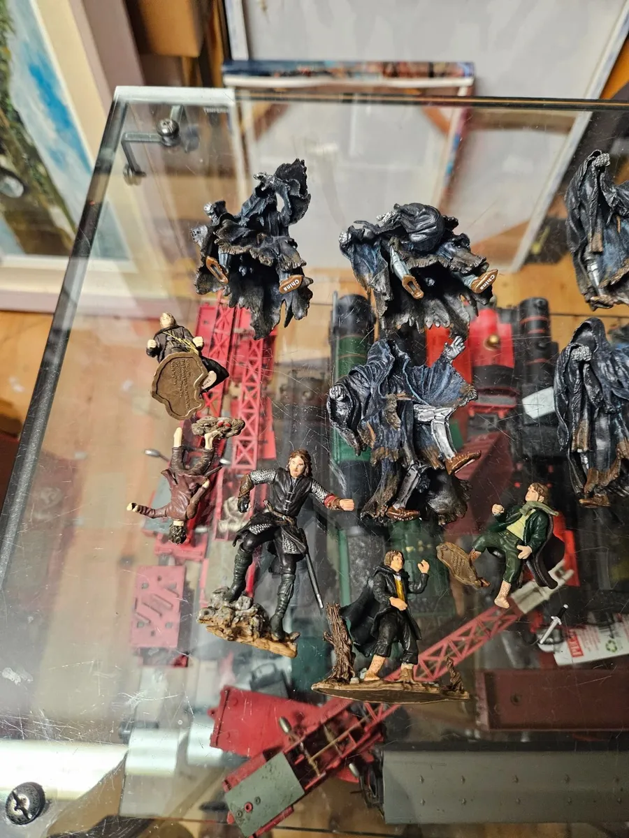 Lord of the Rings Figures - Image 3
