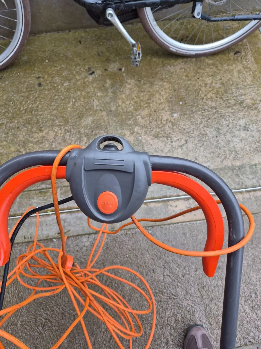 Lawn mower - Image 2