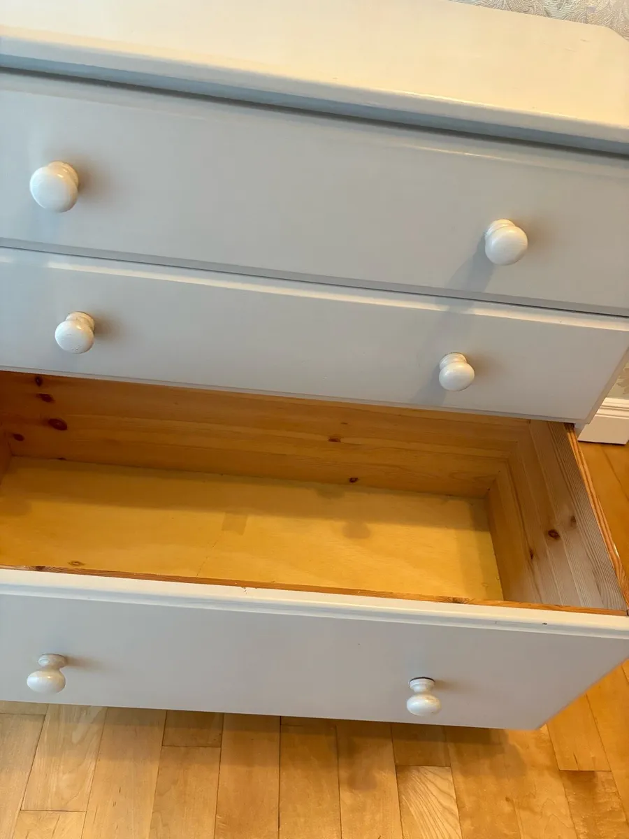 Bedside locker & Chest of Drawers - Image 2