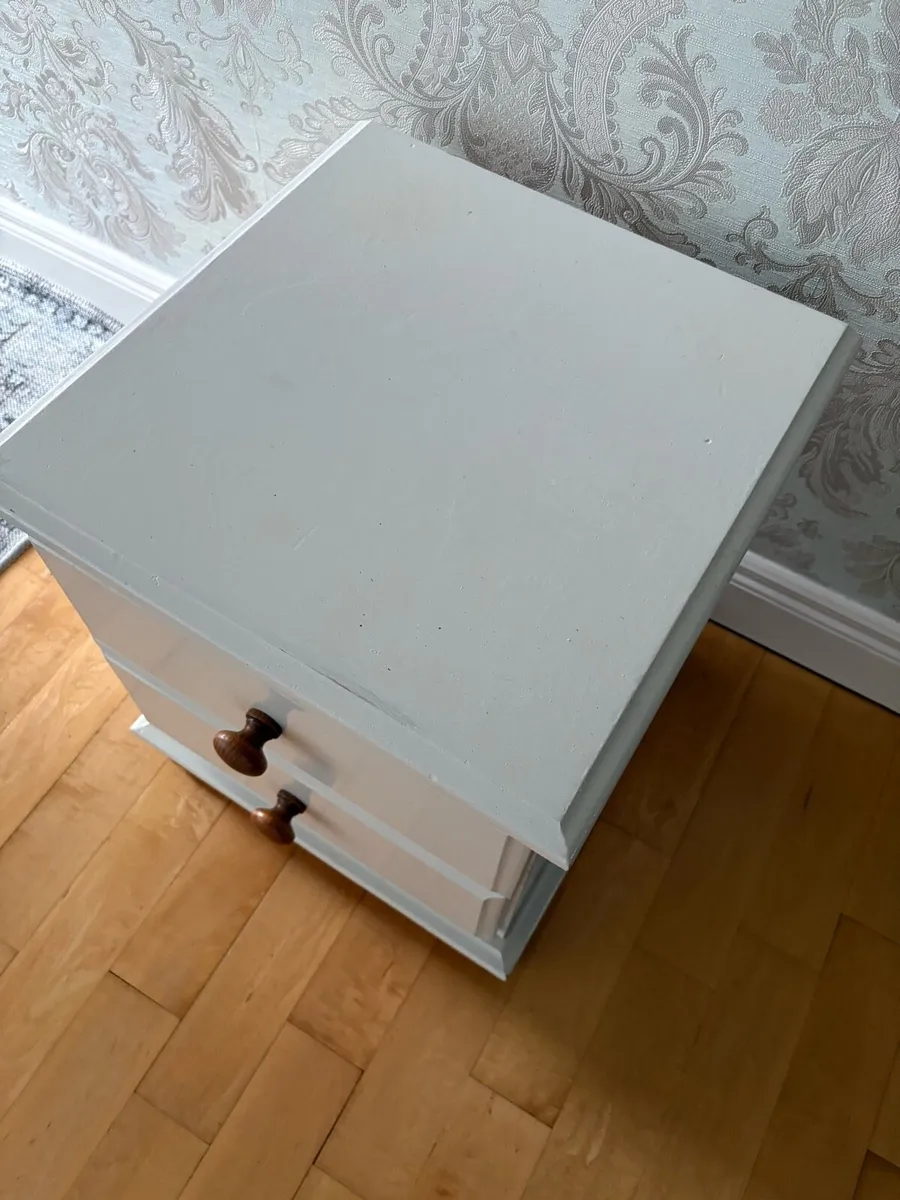 Bedside locker & Chest of Drawers - Image 4