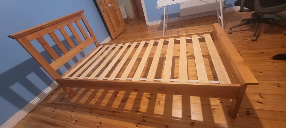 Bed and locker - Image 3