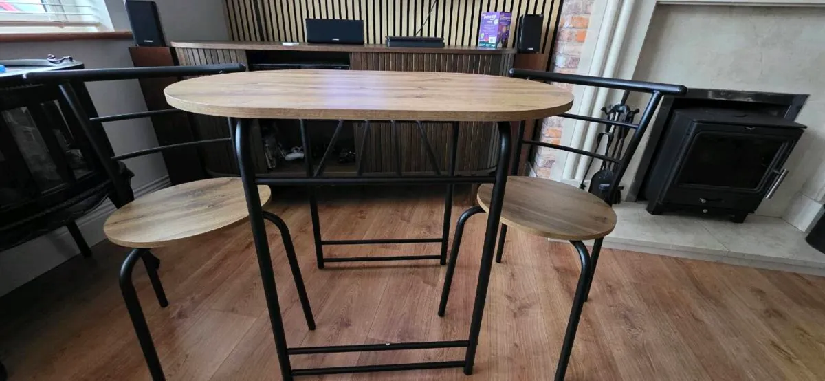 Brand new Coffee table + 2 chairs - Image 1