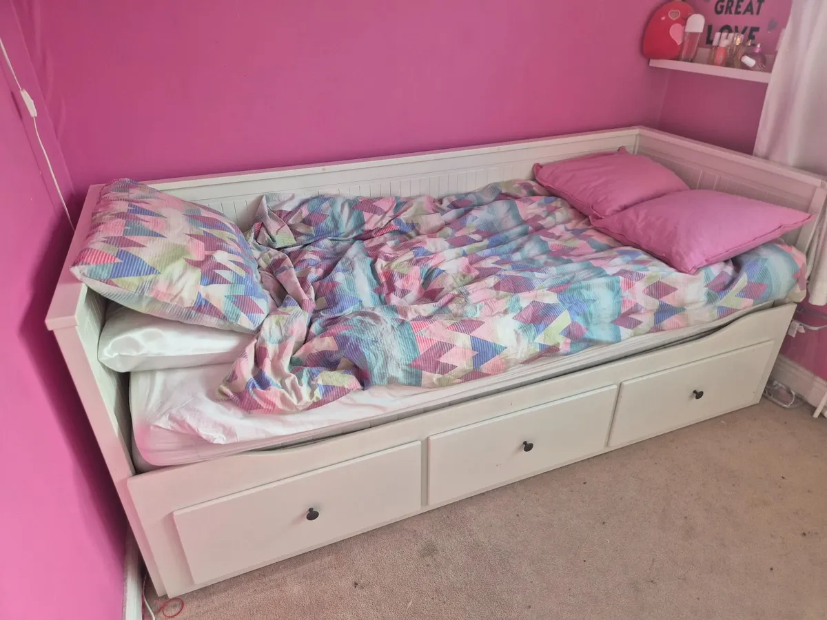 Kids pull out bed - Image 3