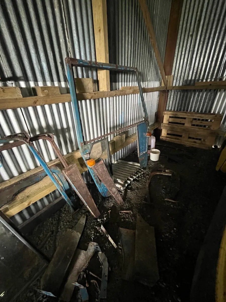 Ford 3600 Fritzmeier cab - Image 4