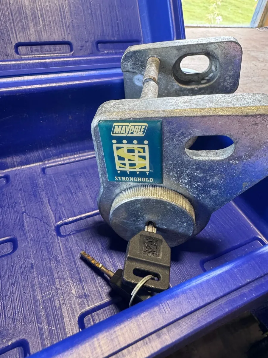 Hitch Lock Caravan - Image 2