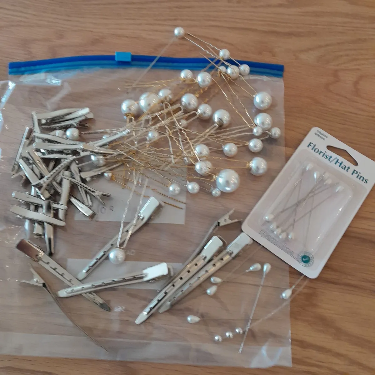 Millinery fabric and feathers - Image 2