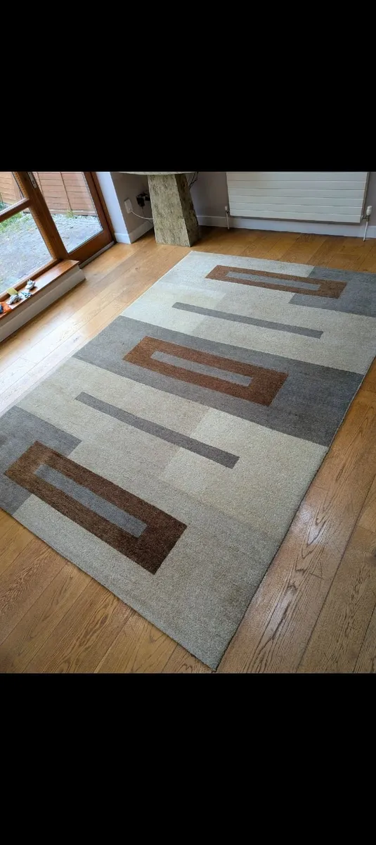 Wool Rug (Large) 10' 7" x 7' 5" - Image 1