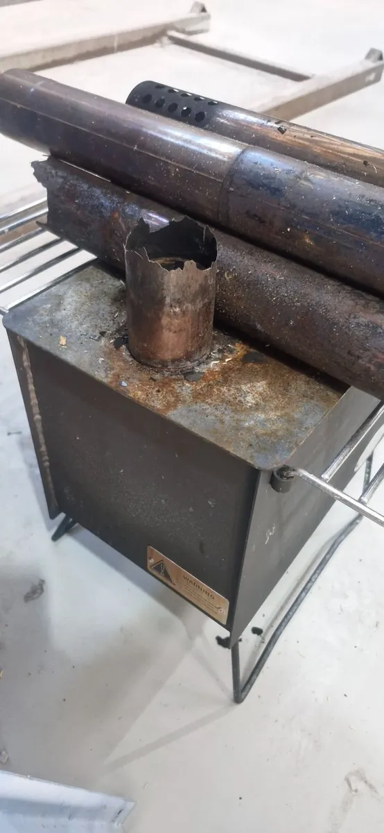 Camping stove - Image 1