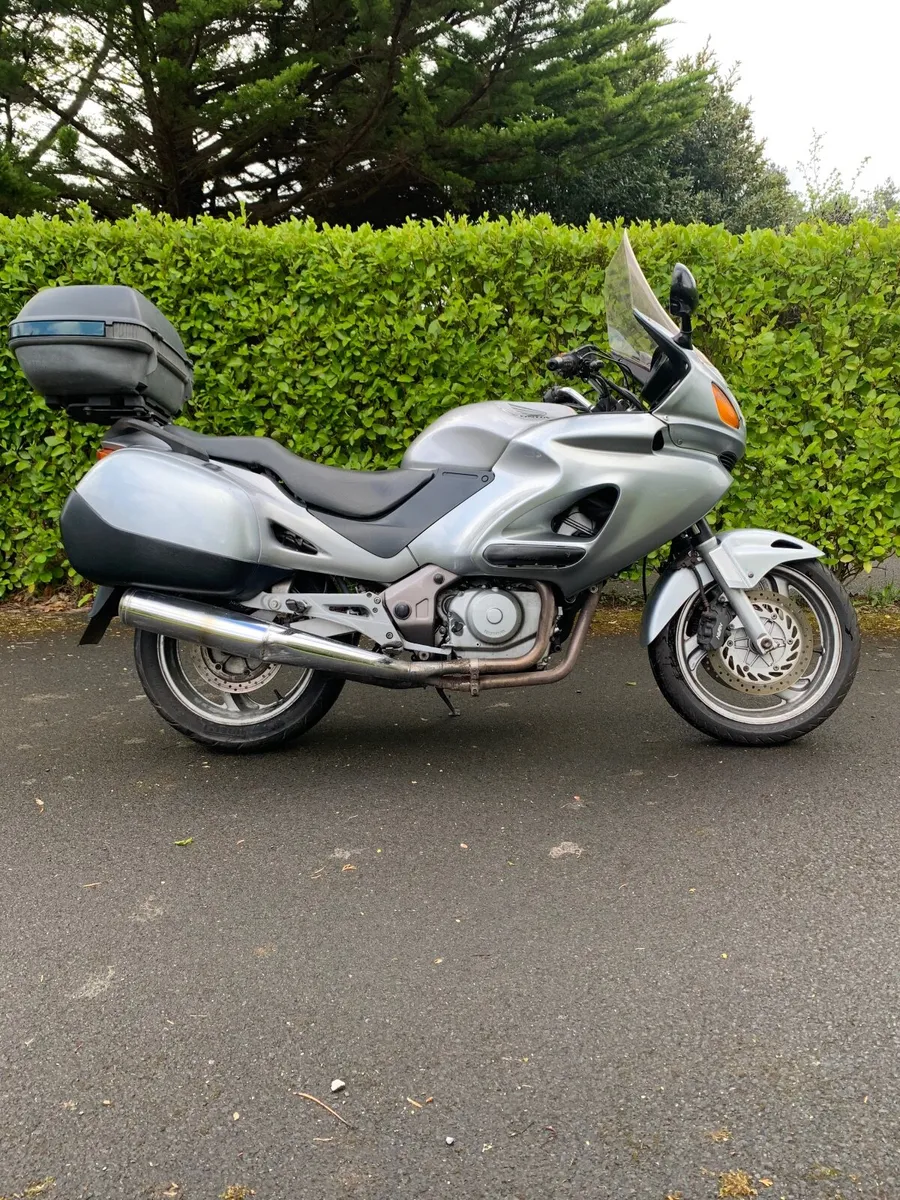 Honda  Deauville  2003 - Image 1