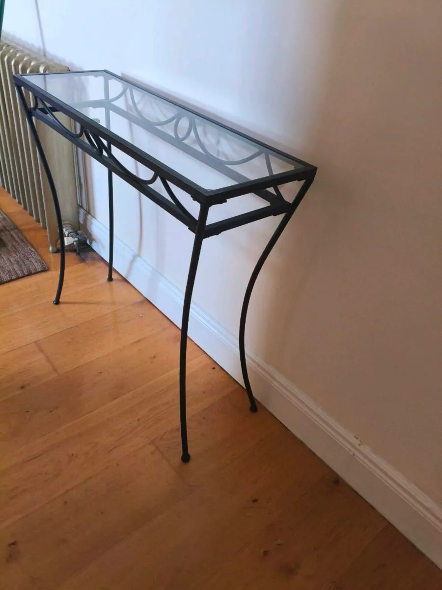 Table new ,25 Euro - Image 2