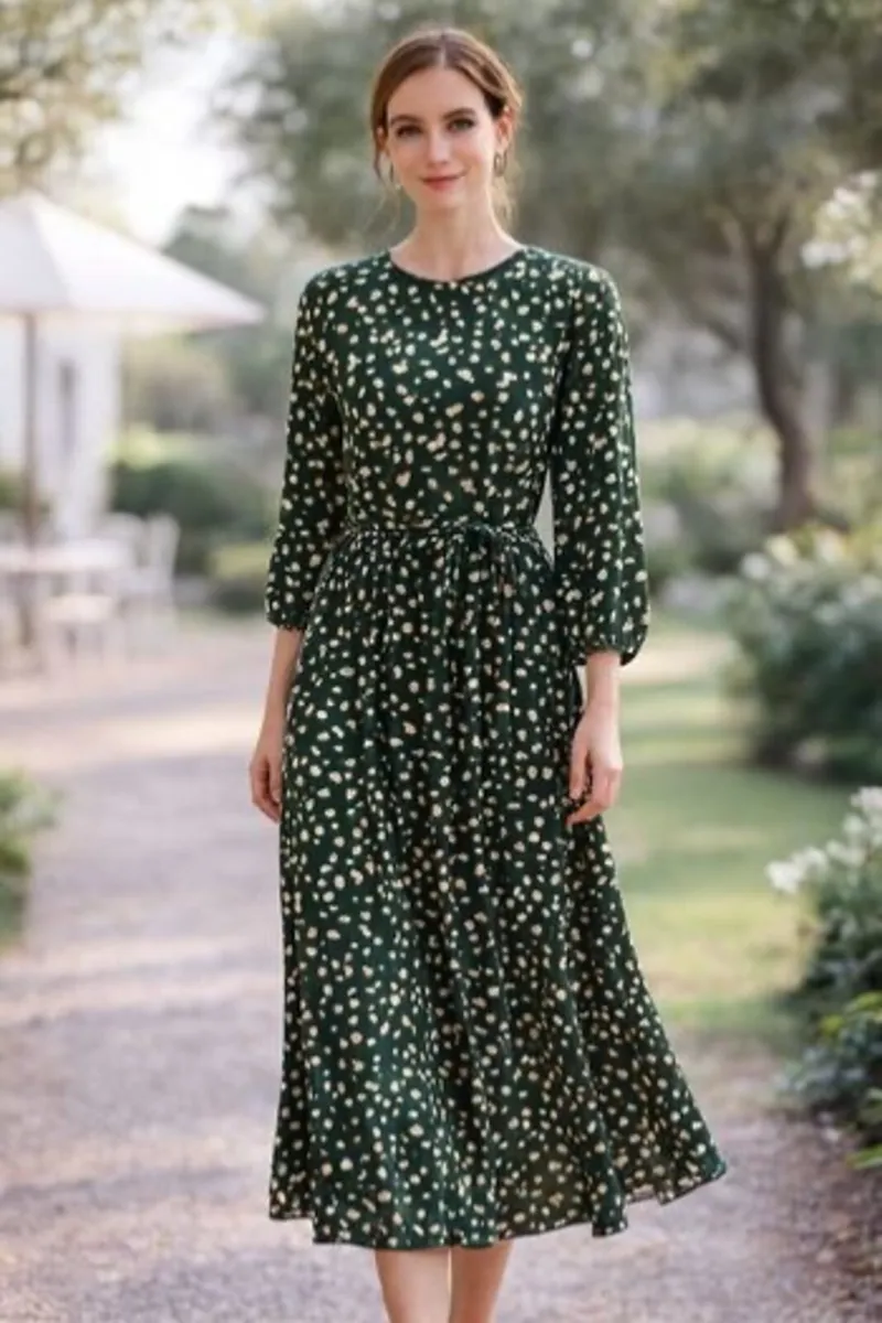 Ladies Long Sap Green Spotty Dress: Size 8-10 / 10 - Image 1