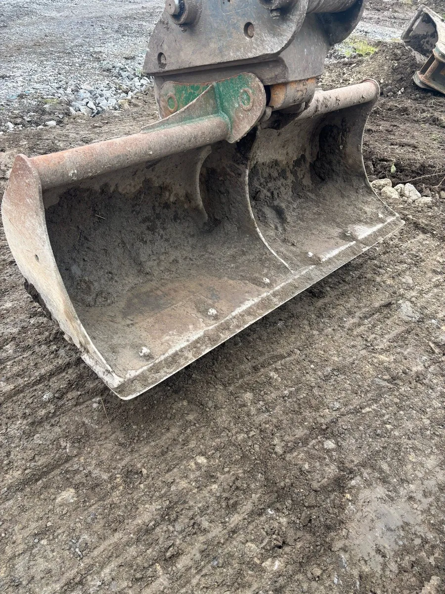 14 Ton Grading bucket - Image 1
