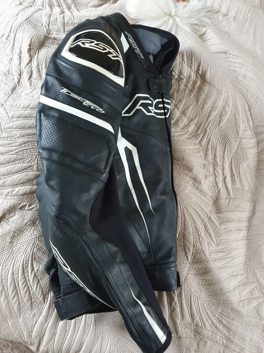 RST TracTech EVO 5 leather jacket size S - Image 3