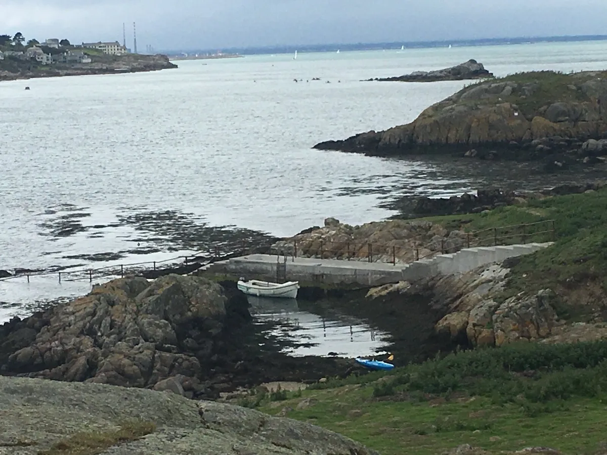 Small boat - Image 1