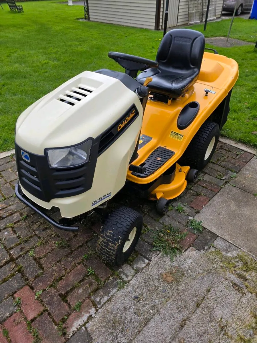 Cub Cadet CC1018 HE Ride on Mower - Image 2