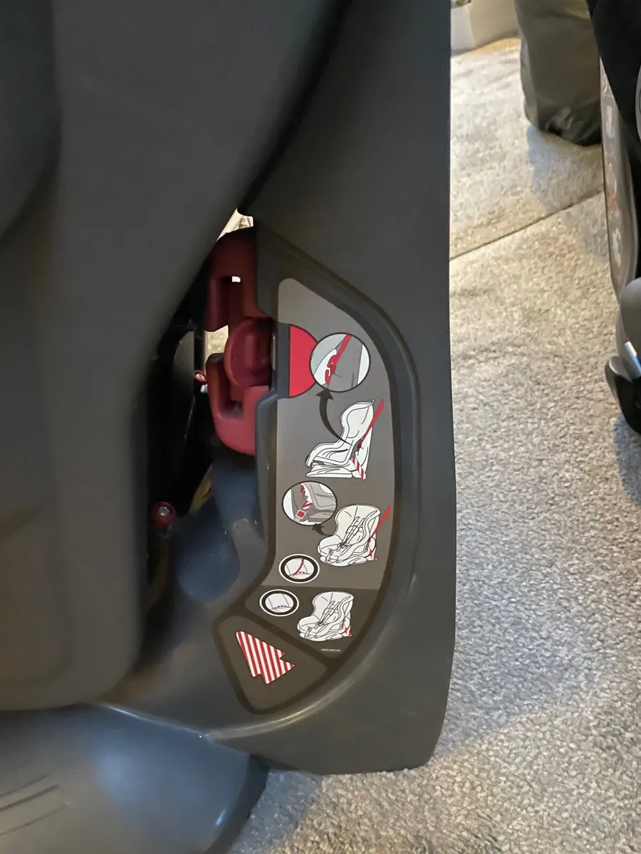 Car Seat - Image 3